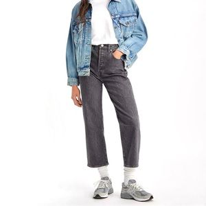 Levis Ribcage Straight Jean